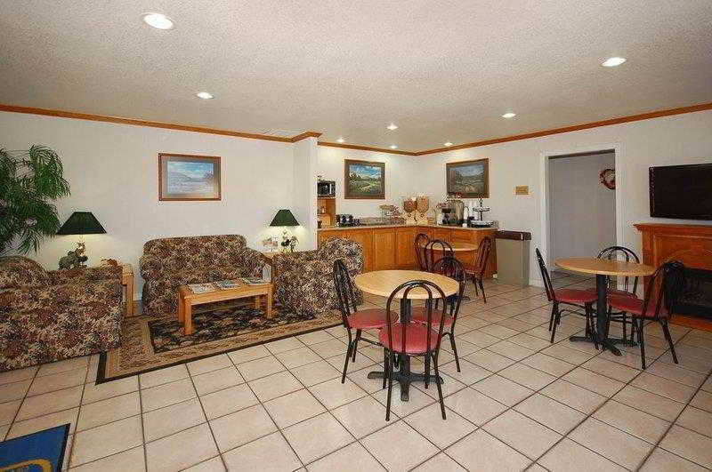 Super 8 By Wyndham Cleburne Motel Exterior photo